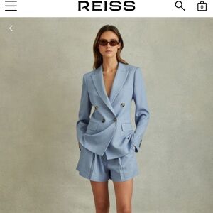 Reiss suit ( blazer + shorts) 52% viscose, 48% linen . Blazer size US 4,short 2